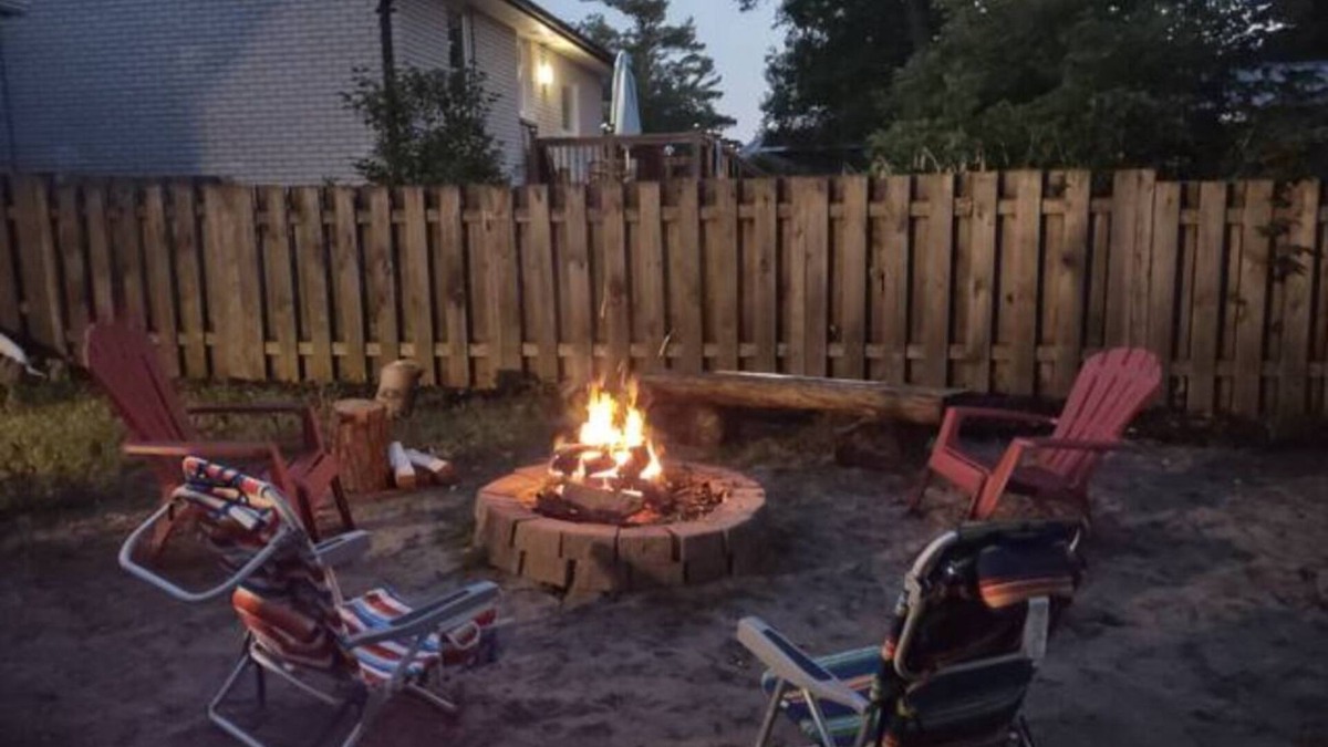 Wasaga Beach Cottage | Suzy's Beach House (Walk to Beach)