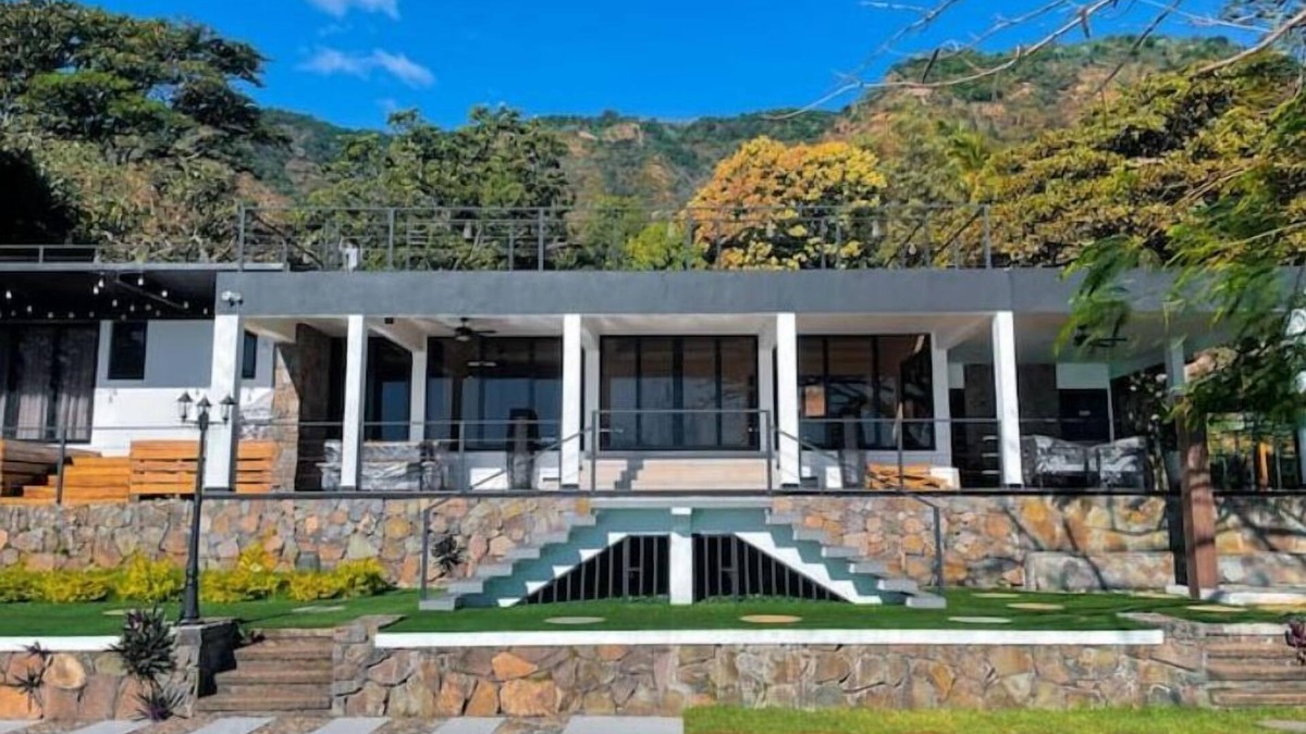Coatepeque House | Turquoise View, Coatepeque Lake