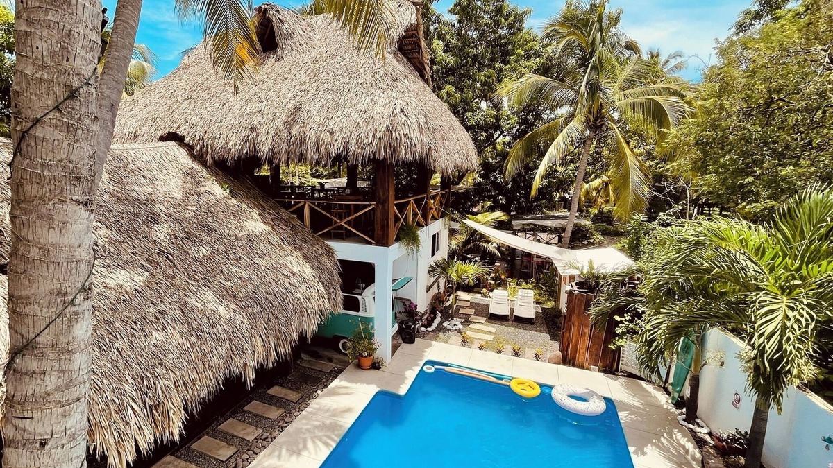 El Zonte Hotel | THE BEACH BREAK HOTEL & SPORTS BAR