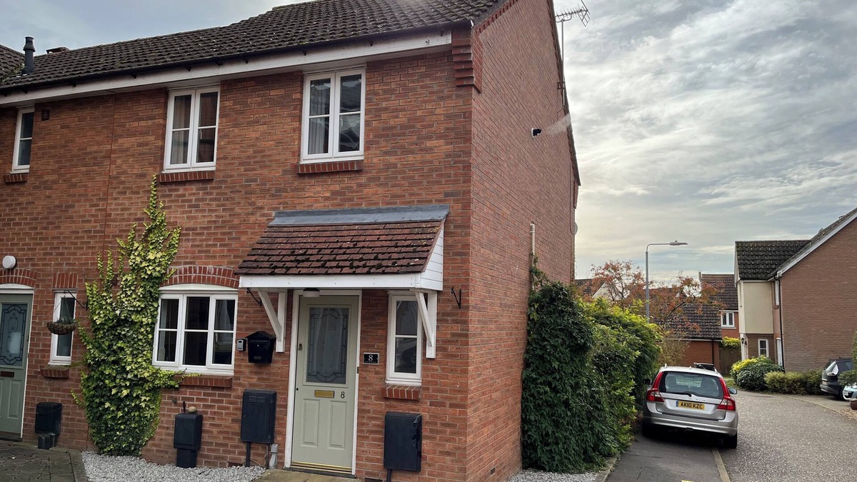 Swaffham House | Swaffham 3 bed house in quiet location private enclosed rear garden
