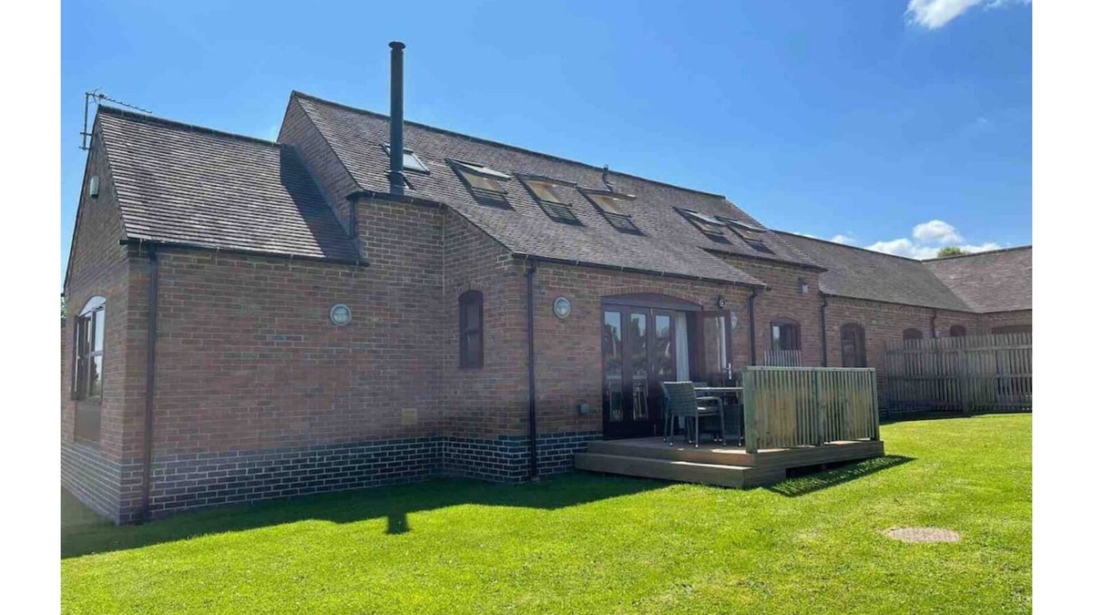 Yoxall Cottage | Swallow Cottage, beautiful, spacious and relaxing.