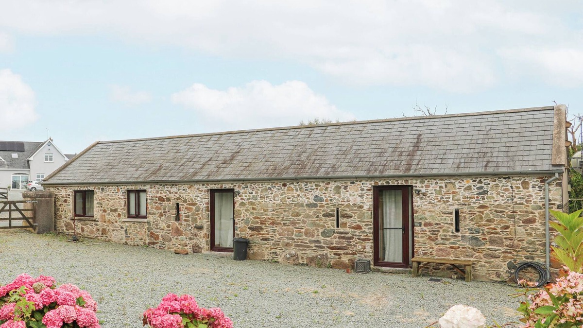 Tacumshane Cottage | SWALLOW'S NEST, pet friendly in Tacumshane, County Wexford