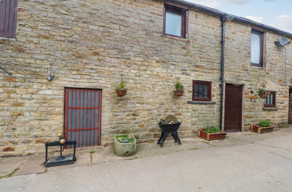 Allgreave House | Swallows Return