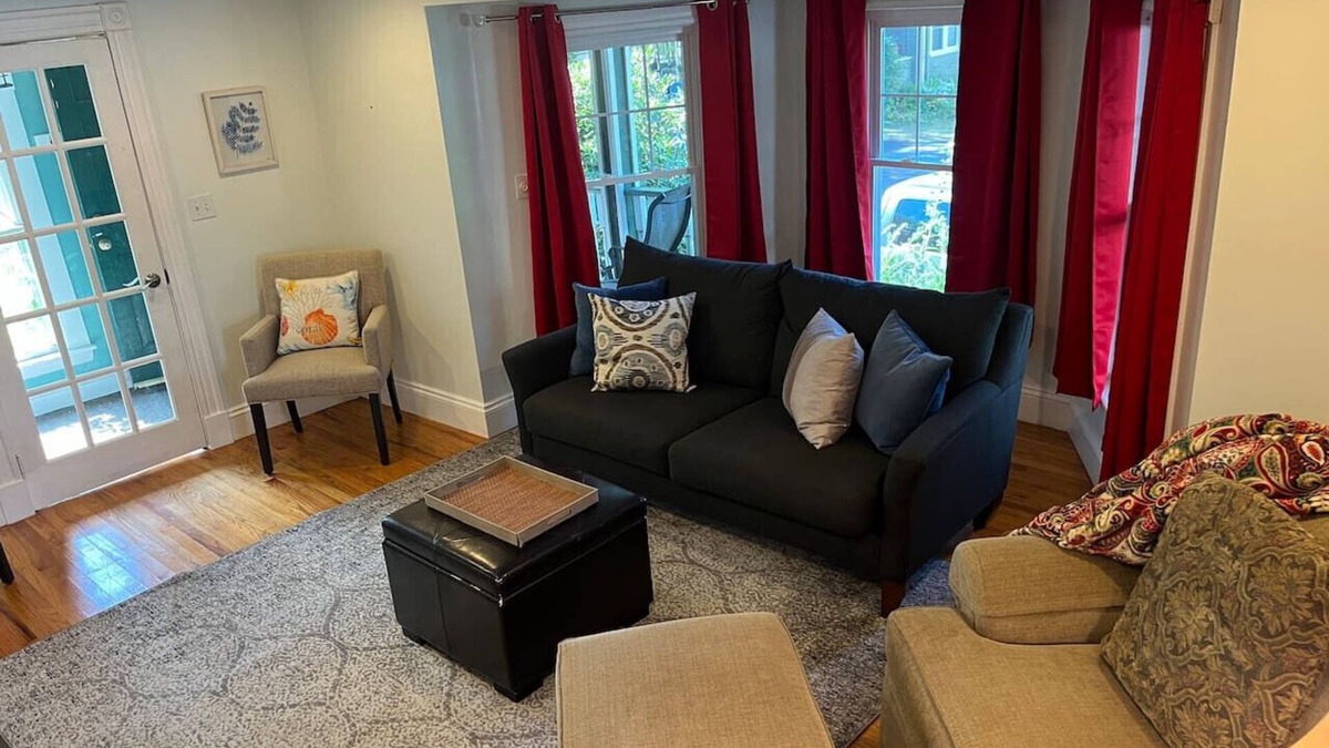 Swampscott Apartment | Swampscott! Walk Dtwn and beach
