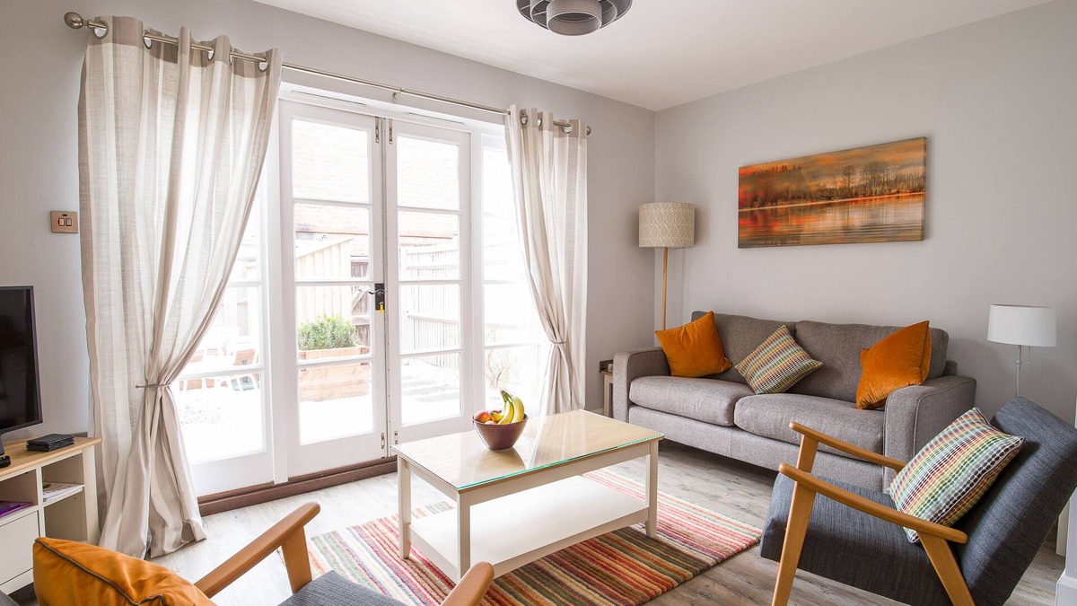 Arundel Cottage | SWAN COTTAGE, family friendly, with a garden in Arundel