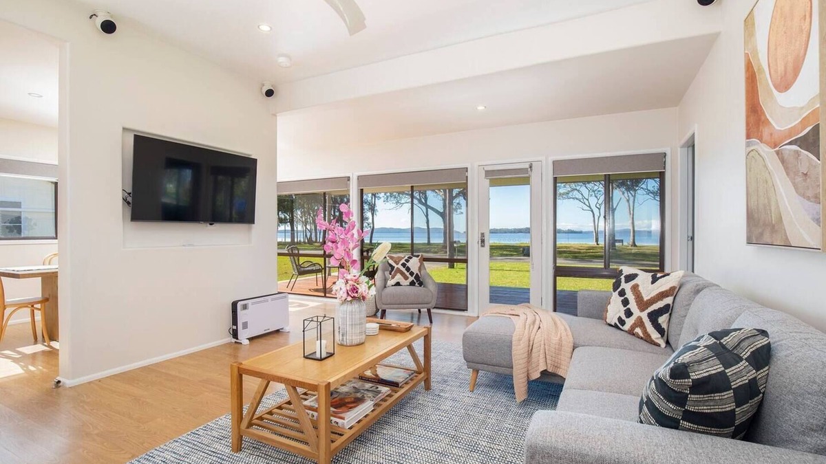Swan Bay Cottage | Swan Cottage Port Stephens Waterfront Solace