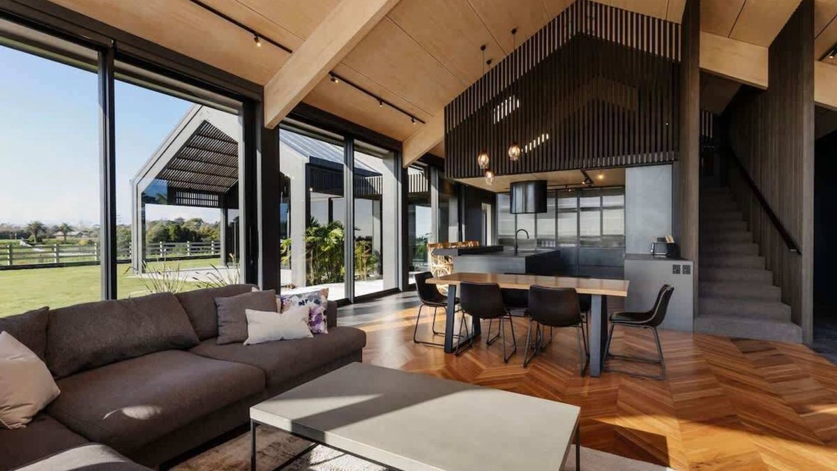 Rewa House | Swan Lake Summary: St