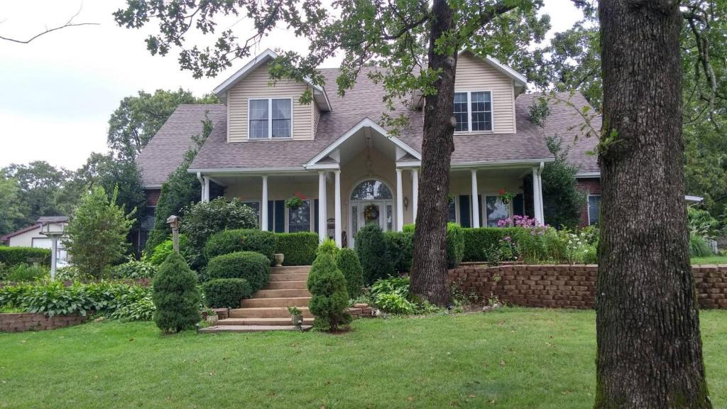 Marshfield Bed & Breakfast | Swan Song Inn