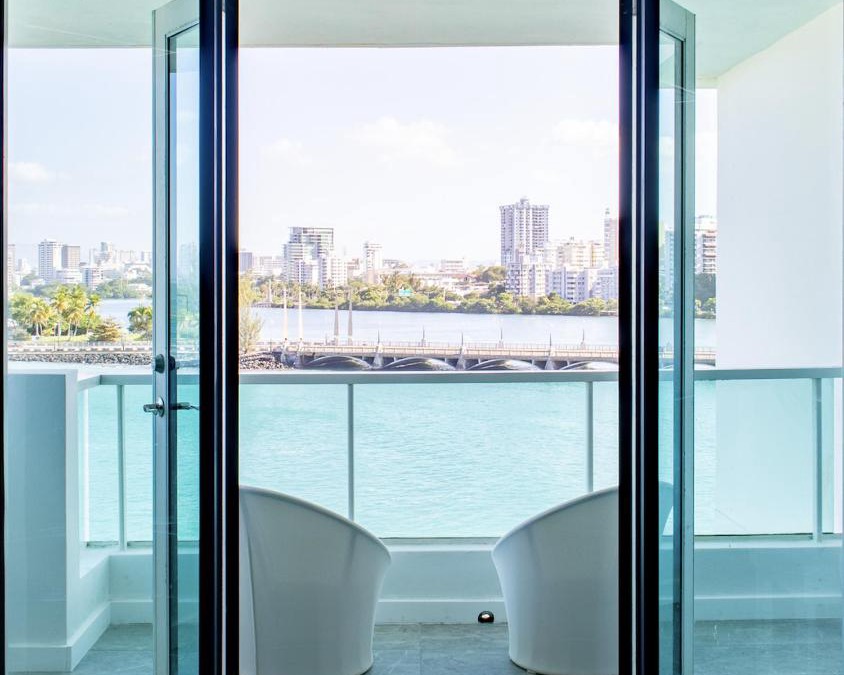 Puerta de Tierra Apartment | Swanky Oceanside Condado Penthouse