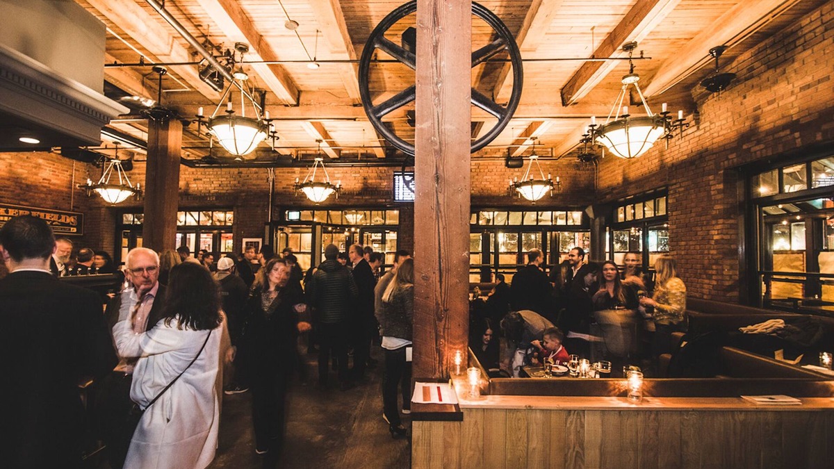 Downtown Victoria Hotel | Swans Brewery, Pub and Hotel