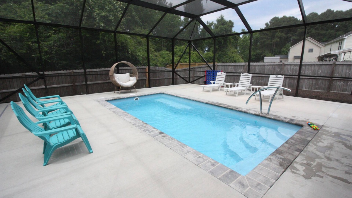 Swansboro House | Swansboro Place: Temp-Controlled Screened Pool & Game Room