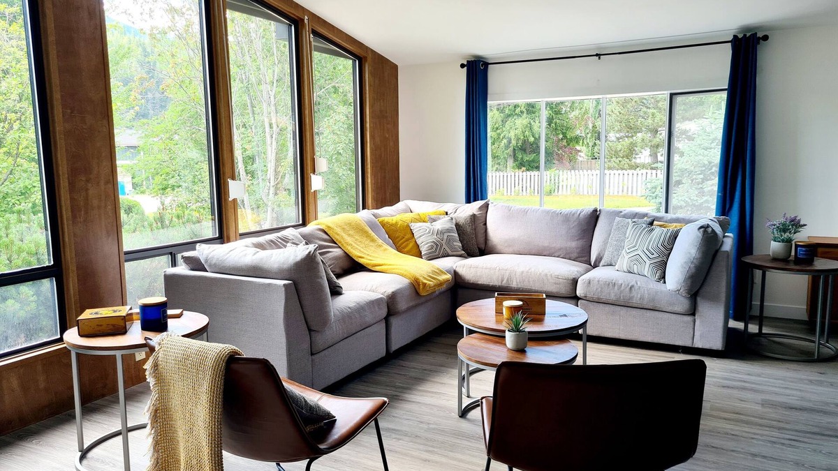 Swansea Point House | Swansea's best kept secret! Well situated, recently renovated, family operated.