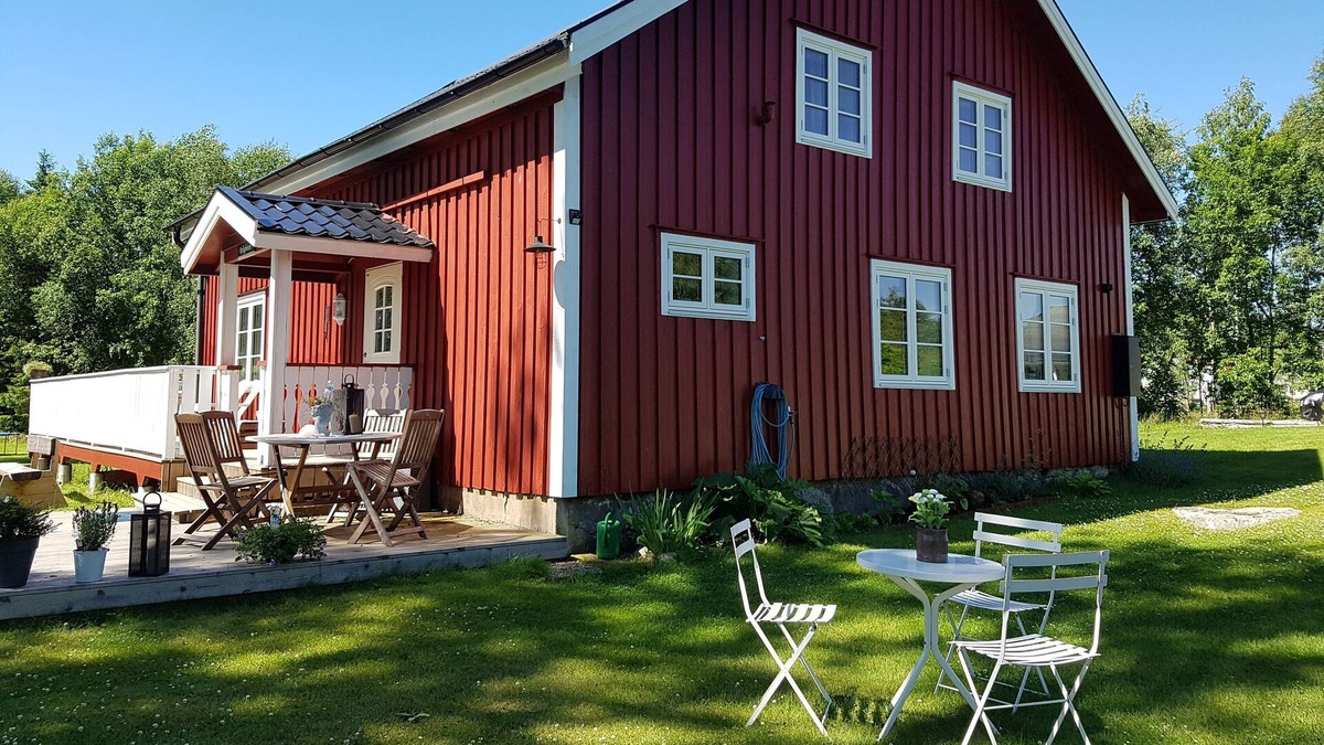 Ed House | Swedish house at the lake, calm and cozy, familyfriendly, boat, wifi