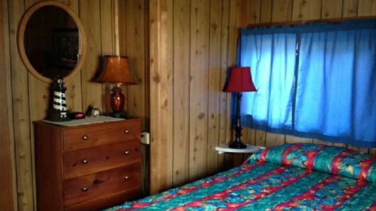 Bayview Cabin | Sweeping by the lake by the lake