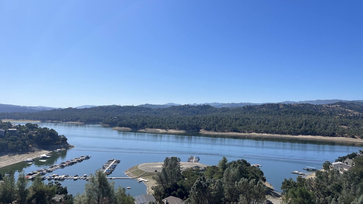 Oak Shores House | Sweeping Lake View, newly remodeled home and pet friendly!