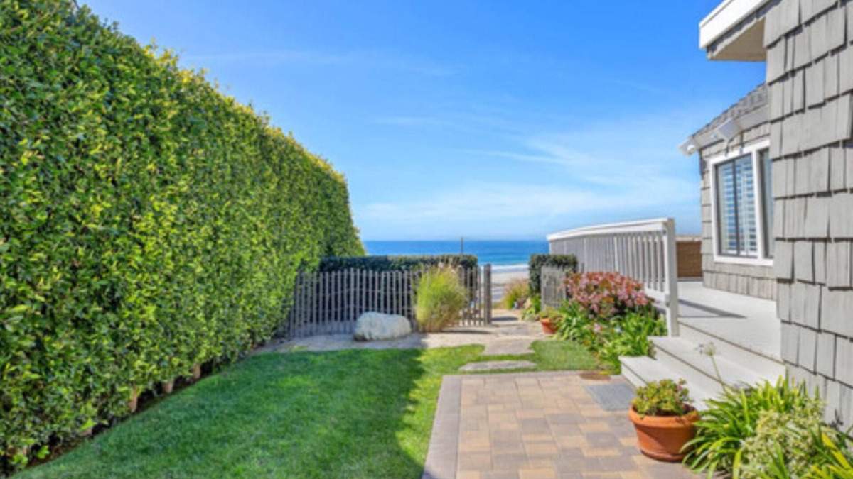 Western Malibu House | Sweeping Ocean Views of Zuma Beach
