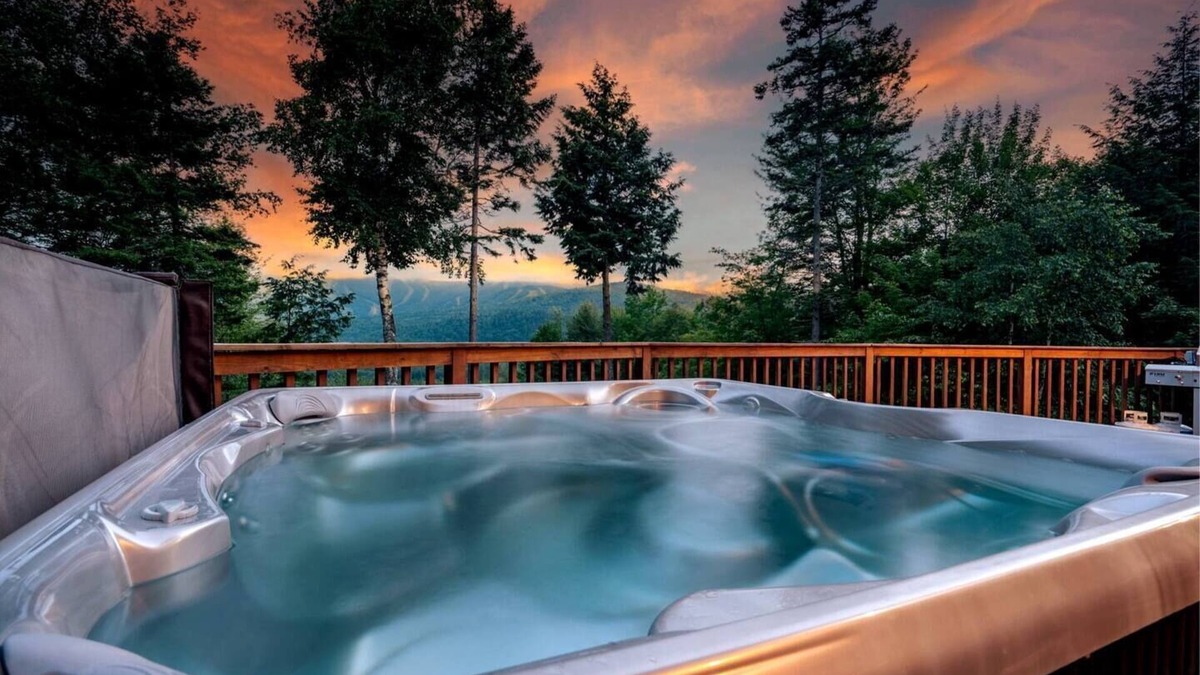 Newry Ski Chalet | Sweeping Sunday River VIEWS! Hottub! Game Room!