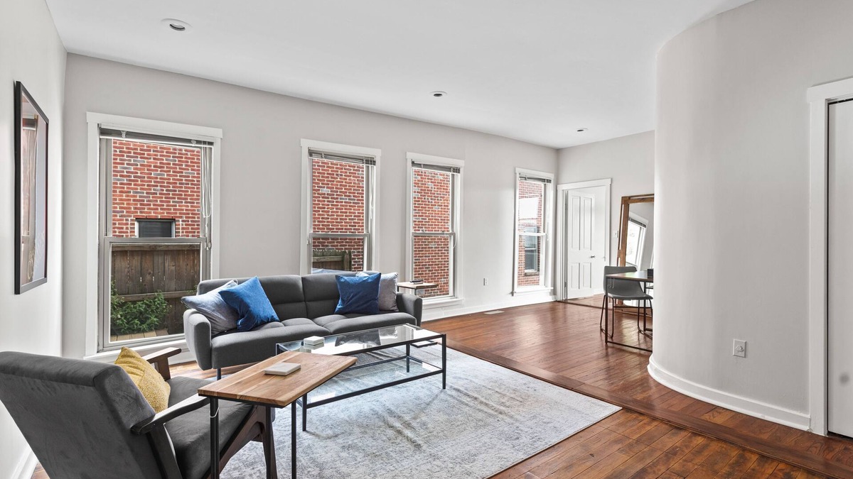 Mount Auburn Condo | Sweeping Views in Bright and Spacious Loft in OTR