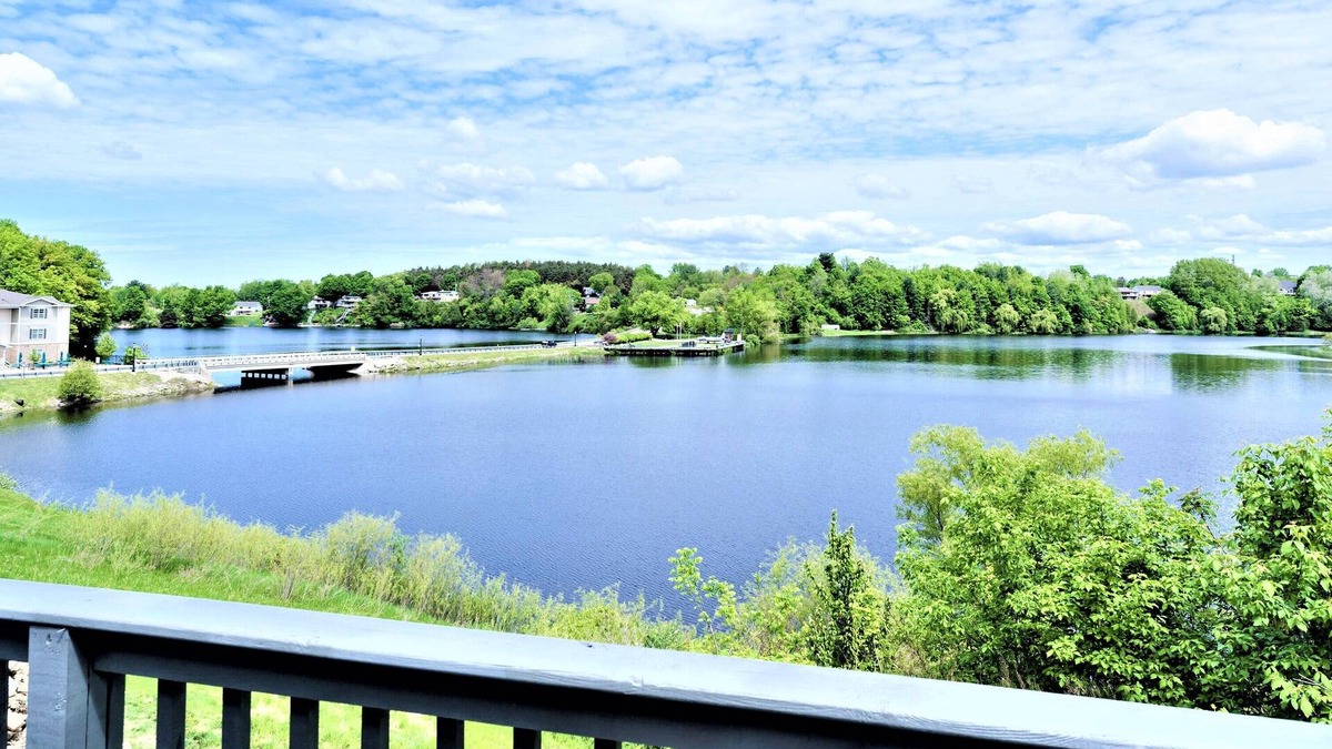 Hart House | Sweeping Views on Hart Lake I Near Silverlake + Pentwater + Ludington