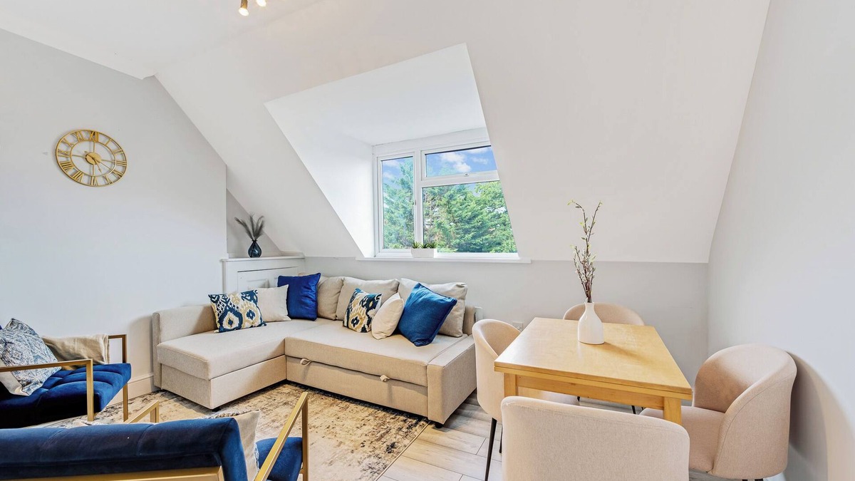 Golders Green House | Sweet and Lovely 2BR with Free Parking