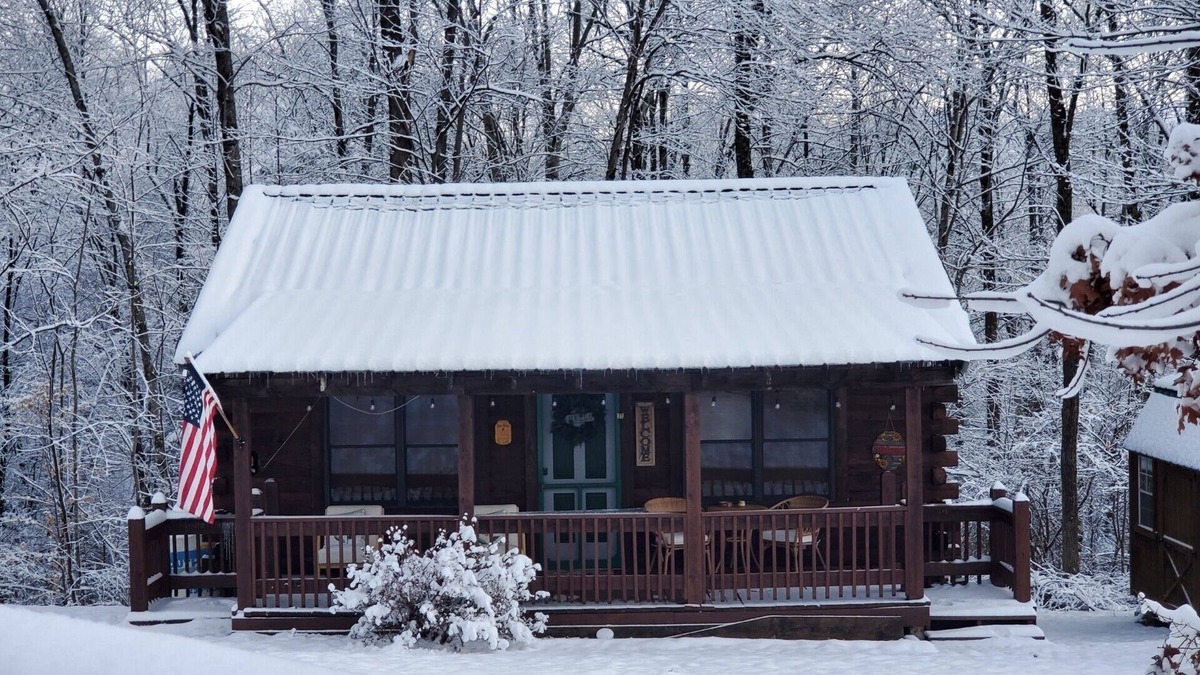 Canvas Cabin | Sweet As Honey Log Cabin