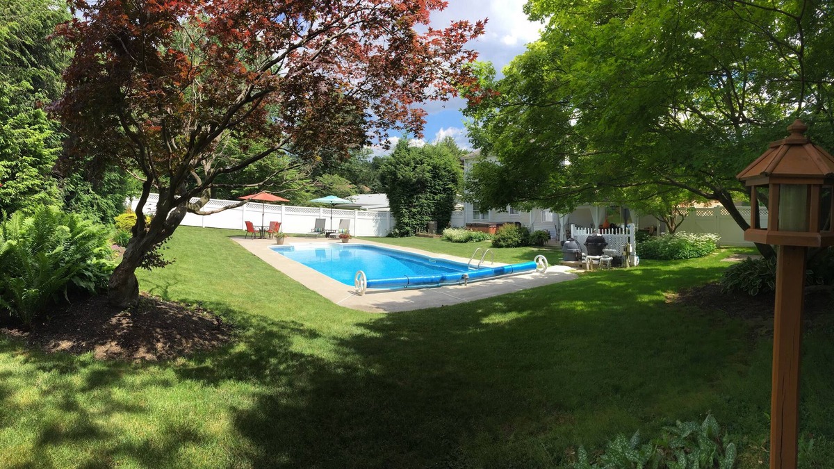 Palmyra House | Sweet Backyard Oasis!