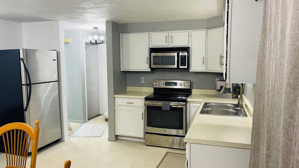 Endwell House | Sweet comfy duplex house