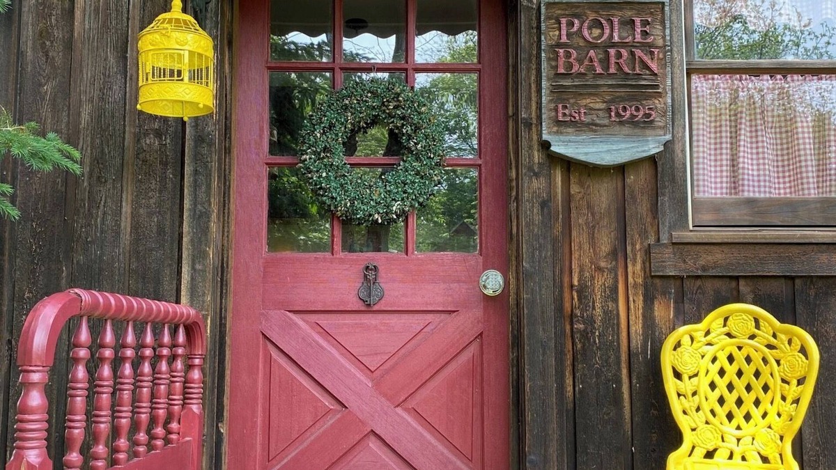 Beavercreek House | Sweet cottage with lots of privacy that's perfect for a romantic getaway.