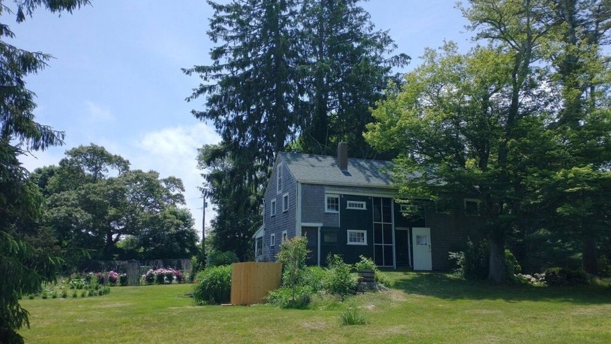 Adamsville House | Sweet country barn with WiFi in L Compton