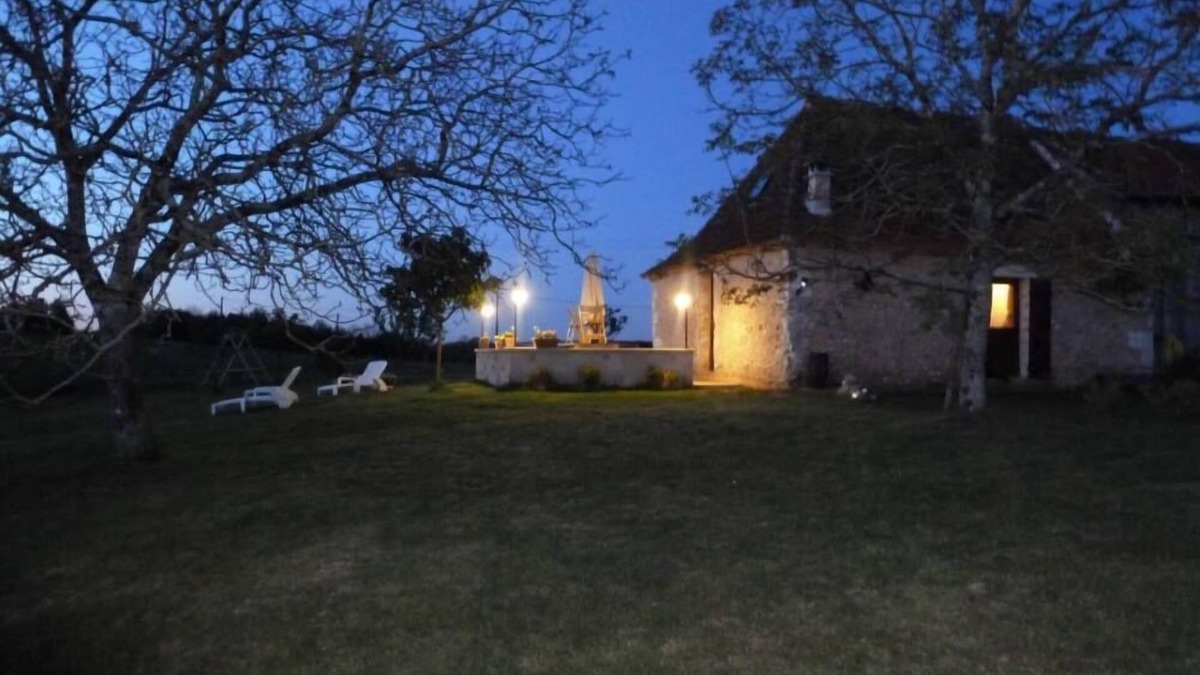 Douville House | Sweet Country Cottage in purple Périgord