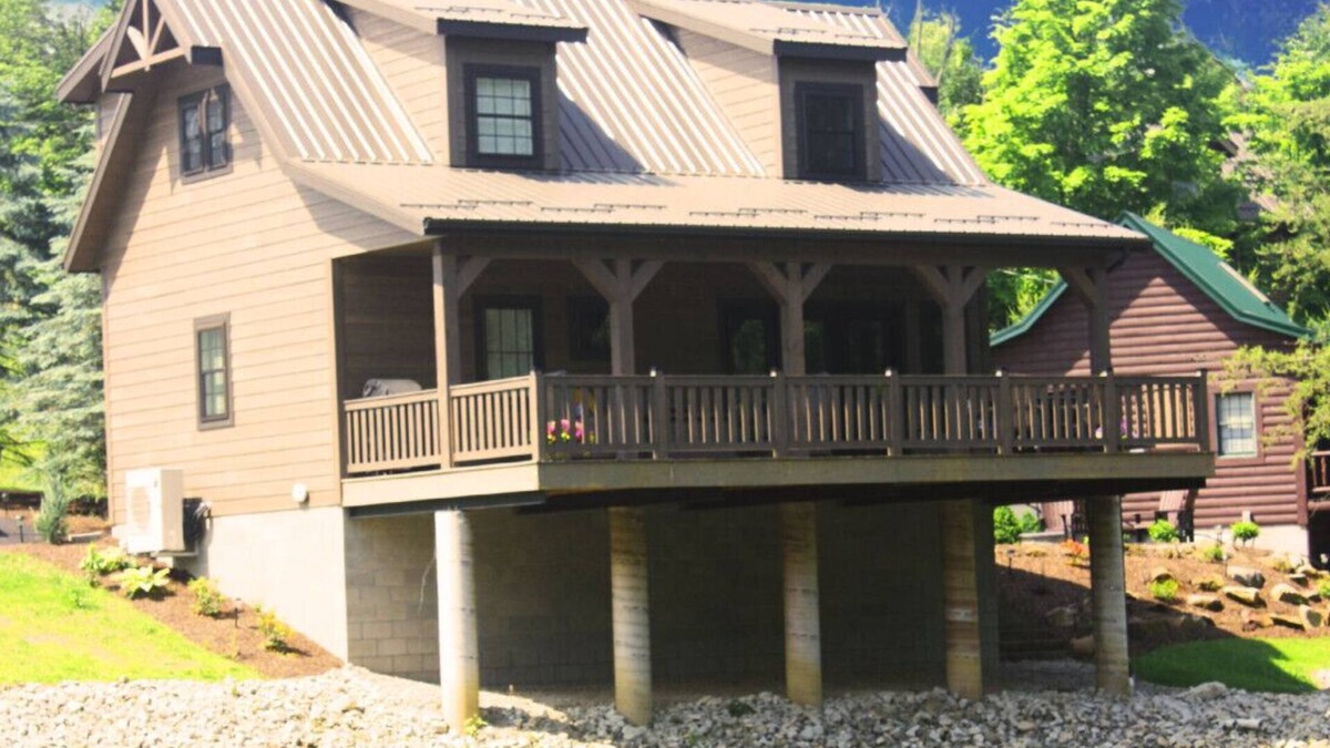Millersburg Cabin | Sweet Dreams at Water's Edge Cabins