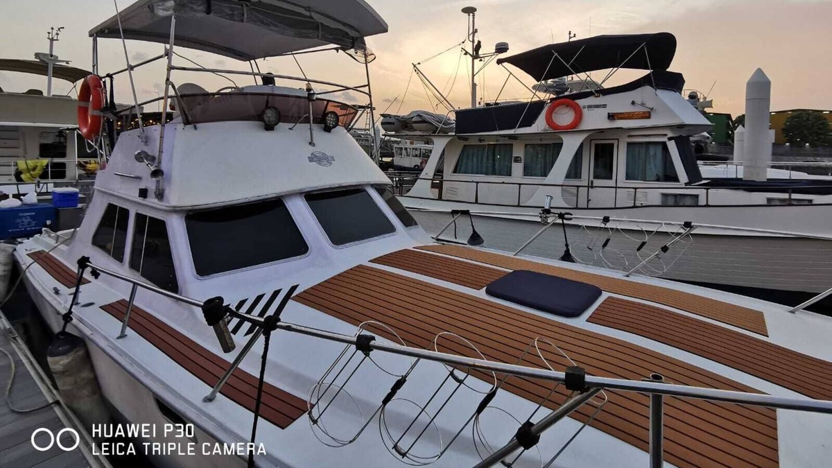 Punggol Boat Rental | Sweet Elegant Boat House @ Marina Waterfront