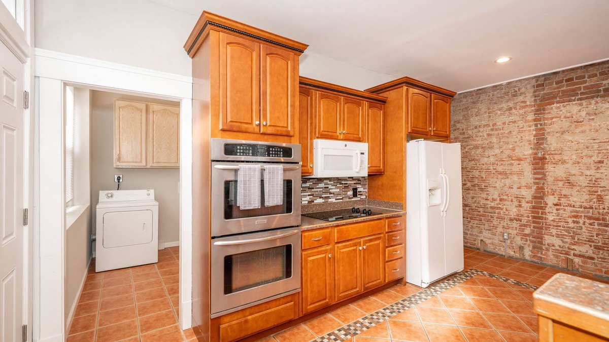 St. Bernard House | Sweet Escape – Historic Northern Cinci Home for 10! Just 10 Min to Downtown