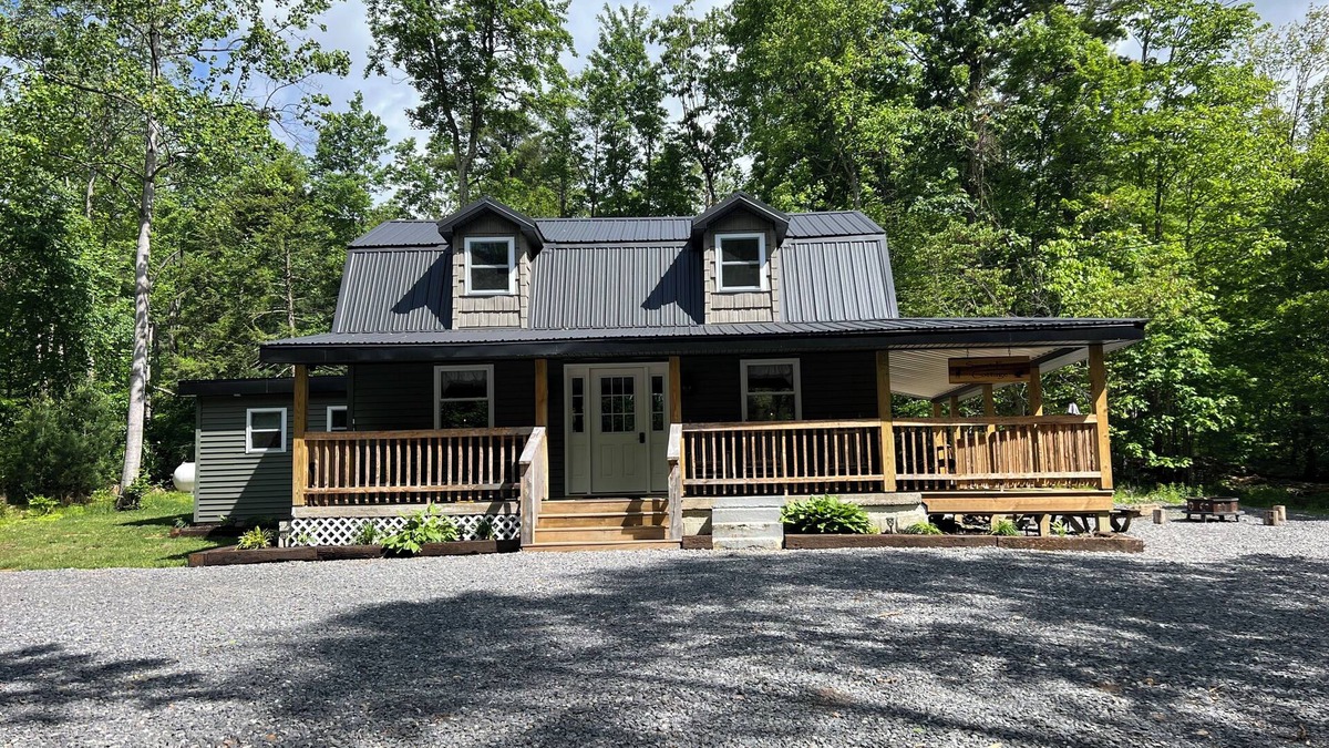 Swengel Cabin | Sweet Fern Cottage, enjoy the seclusion and peace of the Appalachian Mountains.