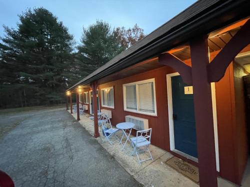 Vowinckel Hotel | Sweet Forest Breeze, A Cook Forest Inn