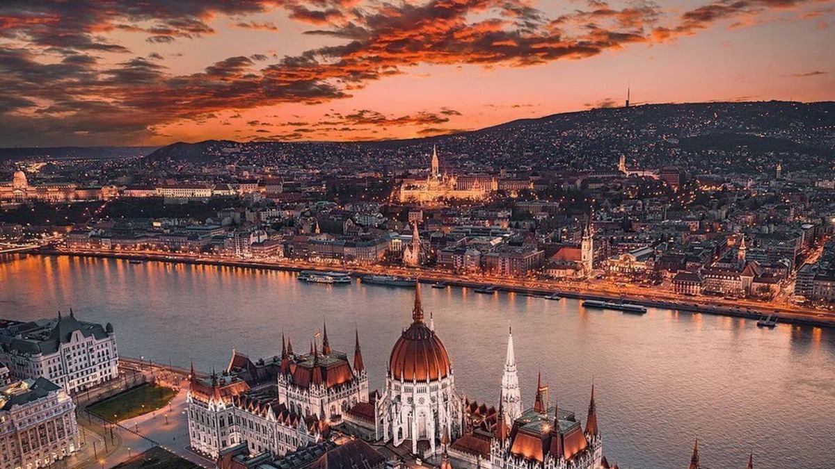 Svabhegy Apartment | Sweet home in Budapest with view to the Buda hills and private parking
