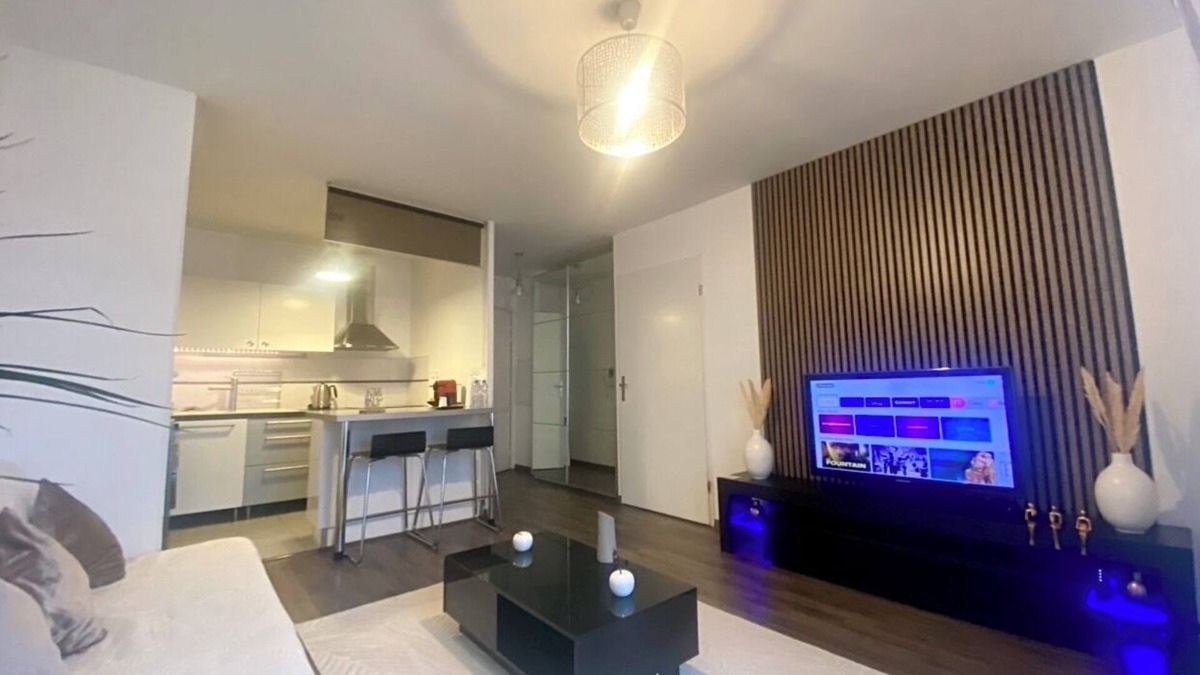 Epinay-sur-Seine Apartment | Sweet Home Limite Enghien Proche Paris et Stade de France