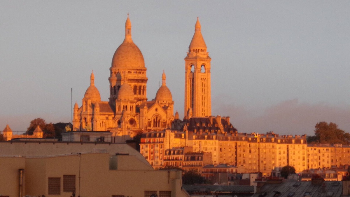 10th Arrondissement Apartment | Sweet Home Panoramic Sacré Coeur