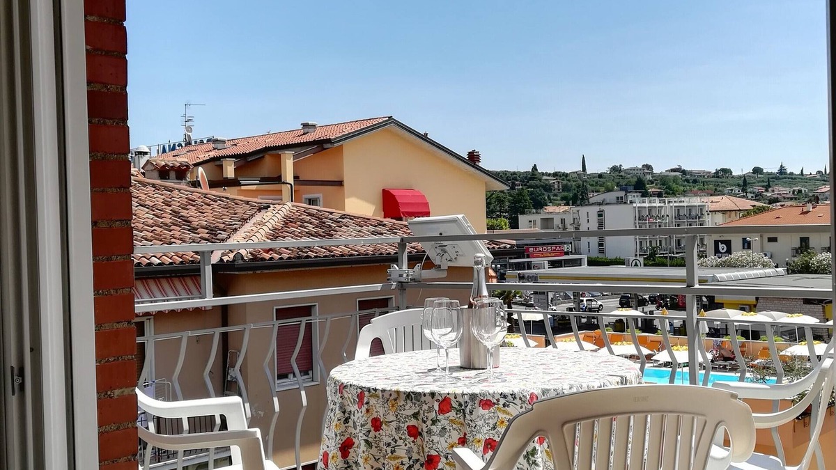 Bardolino Apartment | SWEET IRENE DELUXE top location Center & Beach Sunny Balcony WiFi Aircond Garage