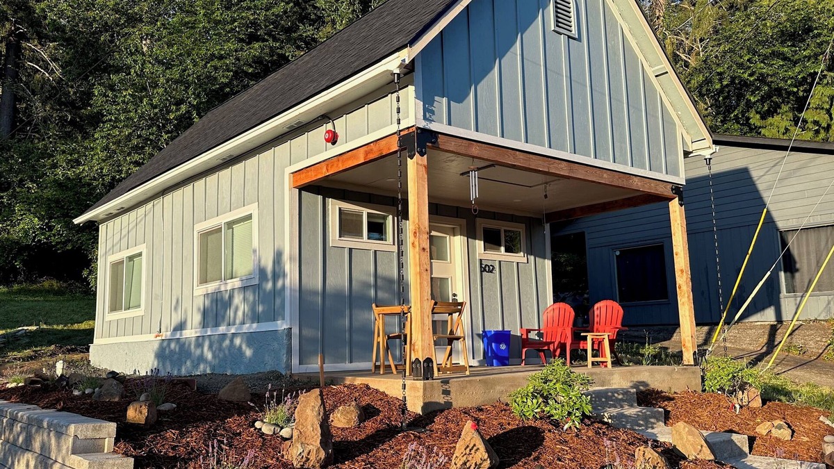 Southeast Eugene House | Sweet Little Home in the South Hills of Eugene. Five minutes from U of O.
