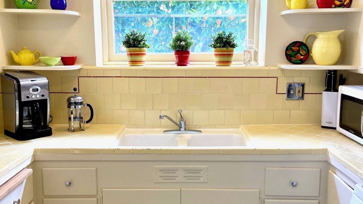 Estudillo Estates - Glen House | Sweet mid-century bungalow in beautiful San Leandro neighborhood.
