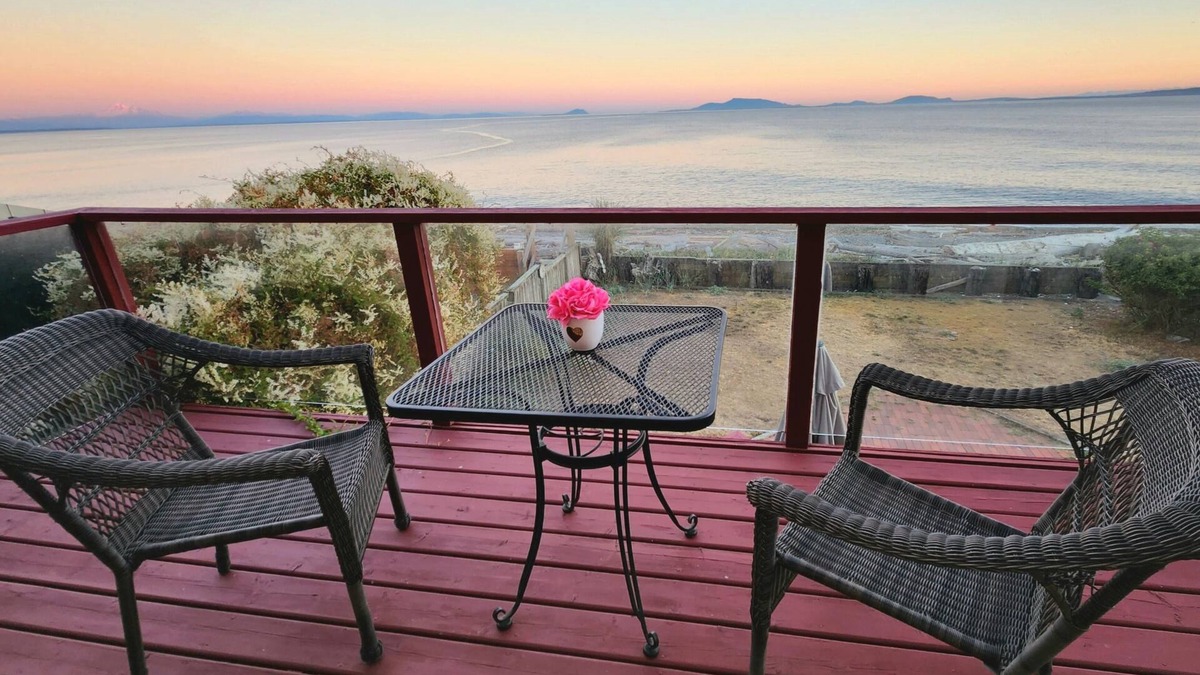 Whatcom County House | Sweet Point on South Beach