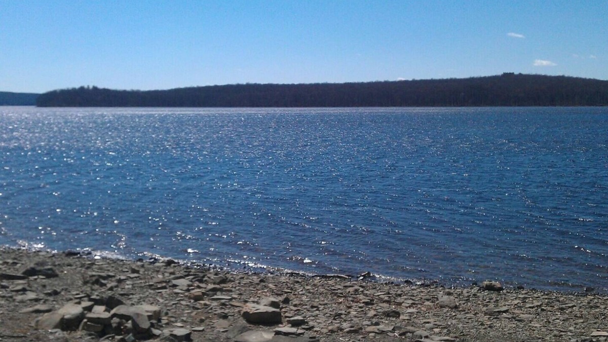 White Mills House | sweet retreat a spacious home near of most lakes, and poconos attractions