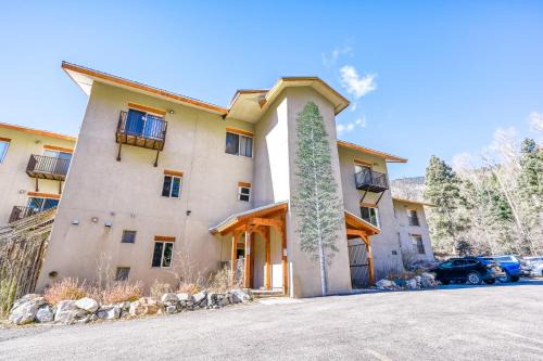 Taos Ski Valley Apartment | Sweet Retreat