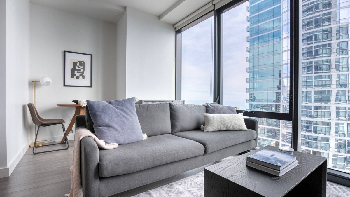 South Loop Apartment | Sweet South Loop 1BR w/Indoor Pool, Golf Sim, nr Museums, by Blueground
