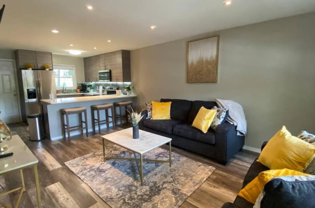 Loring Heights Apartment | Sweet Space Dipped in Honey ~ Atlantic Station!