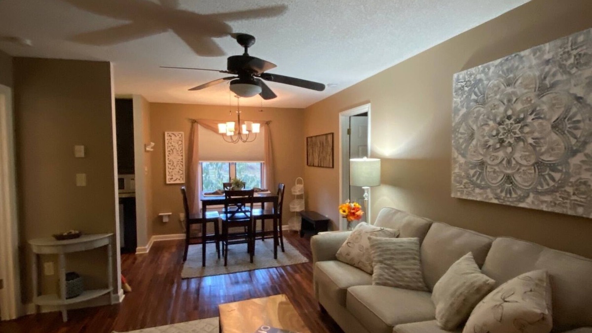 Blowing Rock Condo | Sweet Spot-5 star 2nd floor condo/downtown/walk to Main st Blowing Rock/ski App