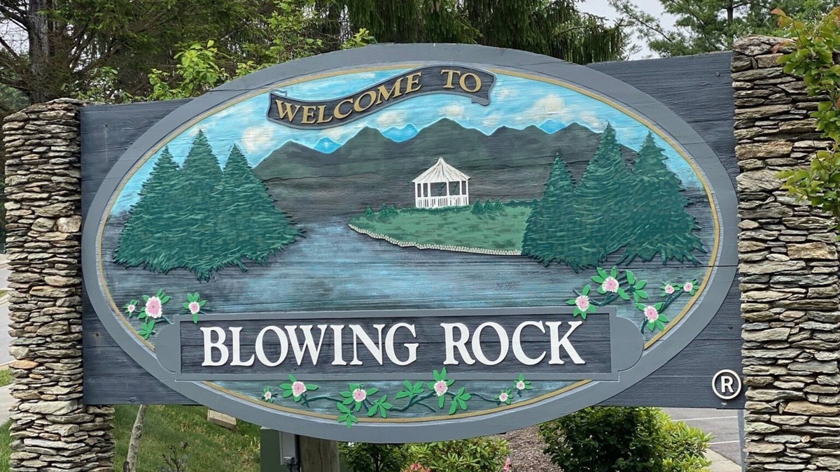 Blowing Rock Condo | Sweet Stopover-5 star-DT Blowing Rock -walk to everything/3rd floor/balcony!