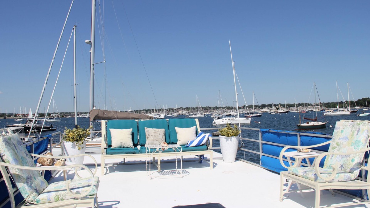 Ocean Drive Boat Rental | Sweet summer escape on Newport Harbor