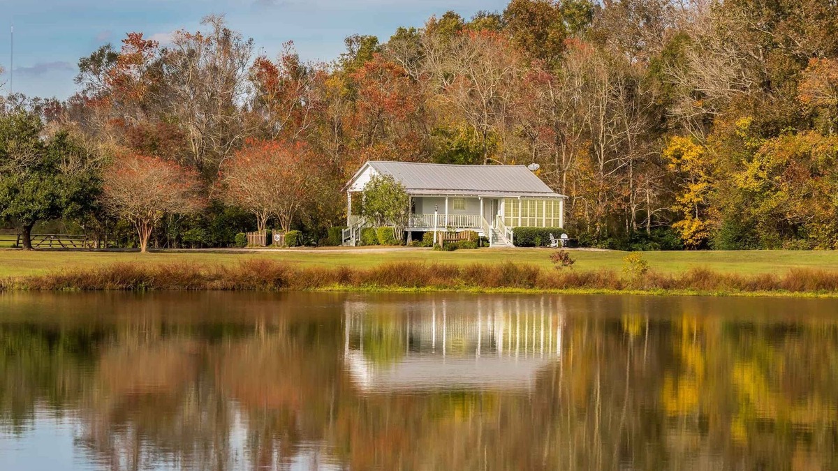 Rayne Cottage | Sweet Surrender Cottage: Romantic Cottage in Cajun Country